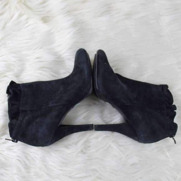 Me Too Juju Suede Ruffle Ankle Booties Pumps - Picture 3 of 7
